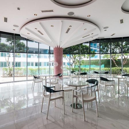 מנילה Azure Urban Resort Staycation מראה חיצוני תמונה